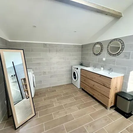 L Acheneau Apartment *