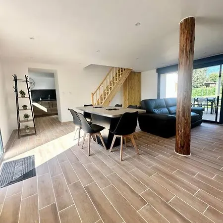 아파트 L Acheneau