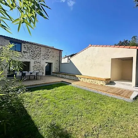 L Acheneau Apartment